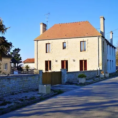 Maison De 4 Chambres Avec Piscine Privee Jardin Clos Et Wifi A Cricqueville En Bessin A 3 Km De La Plage