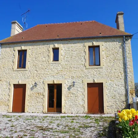 Maison De 4 Chambres Avec Piscine Privee Jardin Clos Et Wifi A Cricqueville En Bessin A 3 Km De La Plage *