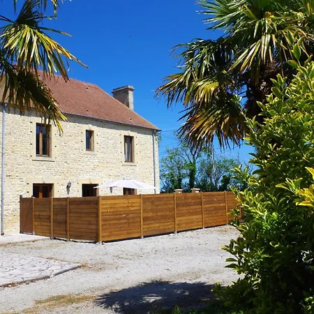 Maison De 4 Chambres Avec Piscine Privee Jardin Clos Et Wifi A Cricqueville En Bessin A 3 Km De La Plage