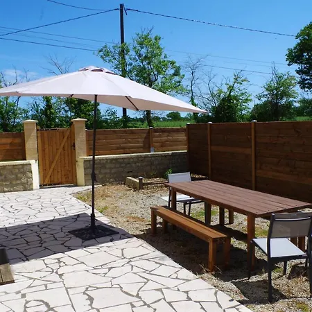 Maison De 4 Chambres Avec Piscine Privee Jardin Clos Et Wifi A Cricqueville En Bessin A 3 Km De La Plage Дом отдыха
